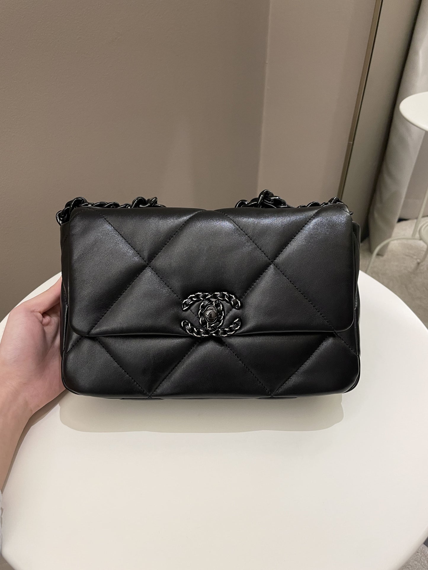 Luxury Chanel 19 Flap Bag So Black