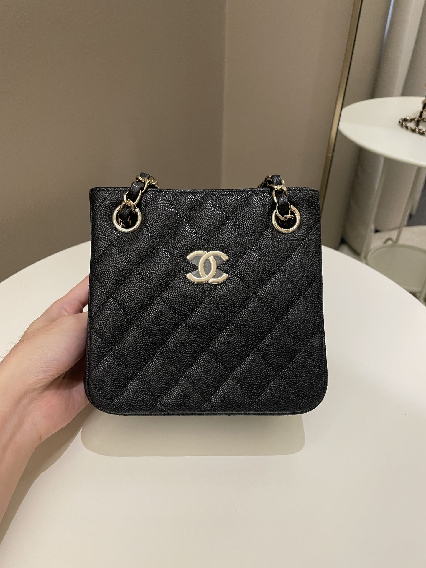 Luxury Chanel 22S Mini Bucket Bag Black Caviar