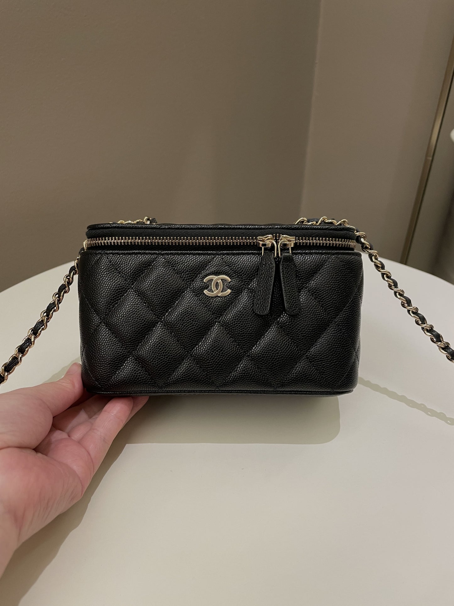 Luxury Chanel 22S Quilted Vanity Rectangular Black Caviar