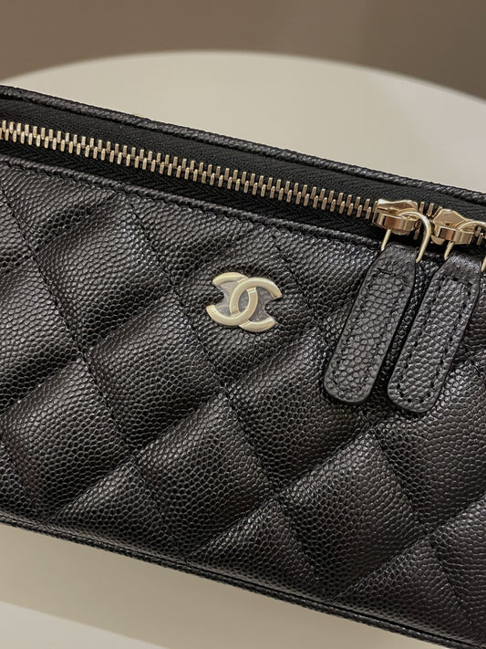Luxury Chanel 22S Quilted Vanity Rectangular Black Caviar