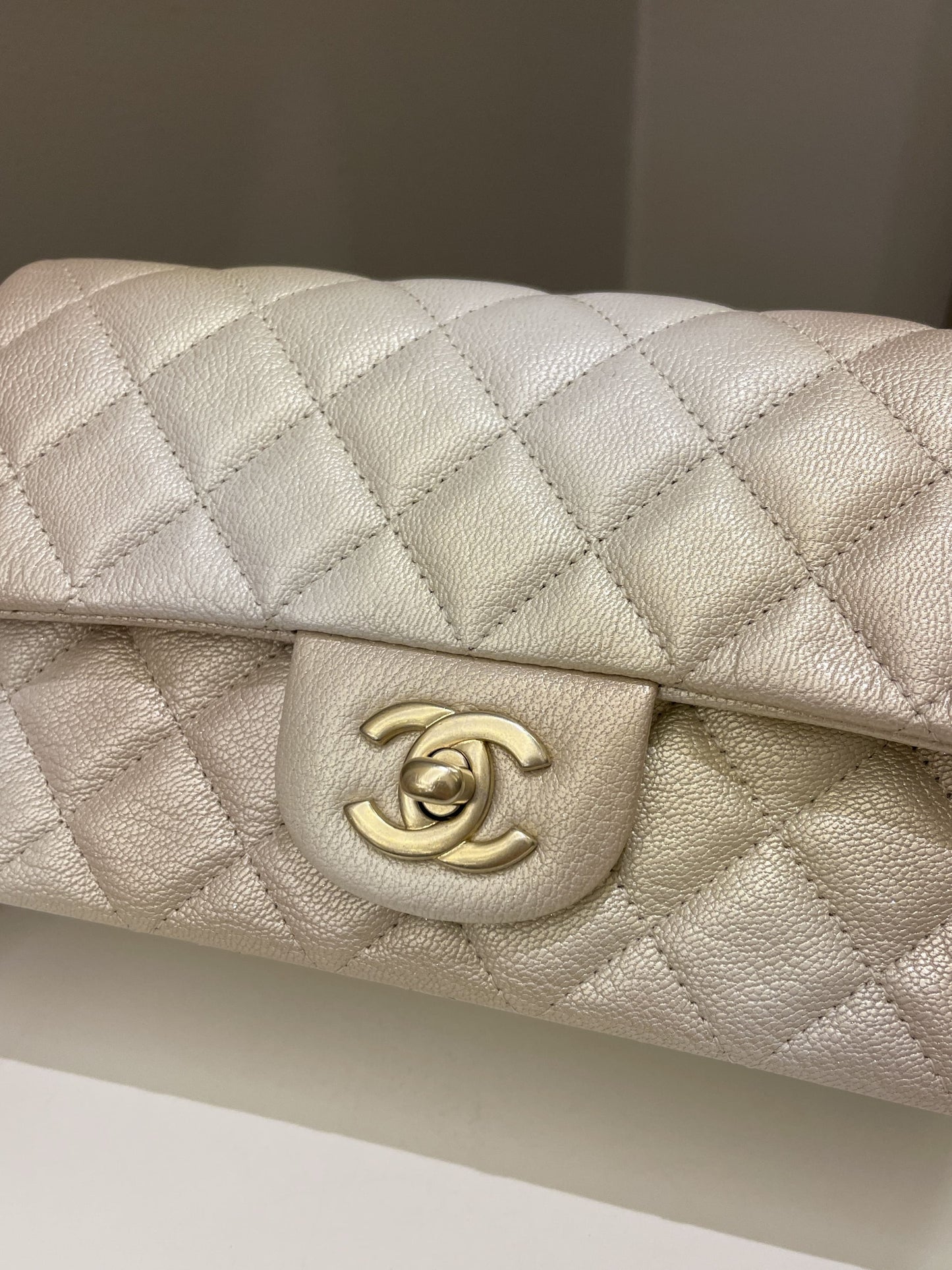 Luxury Chanel 22C Classic Quilted Mini Rectangular Gold Ombré