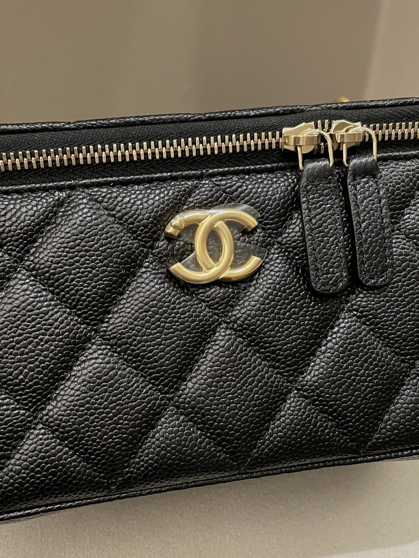 Luxury Chanel 23P Sweet Heart Vanity Rectangular Black Caviar
