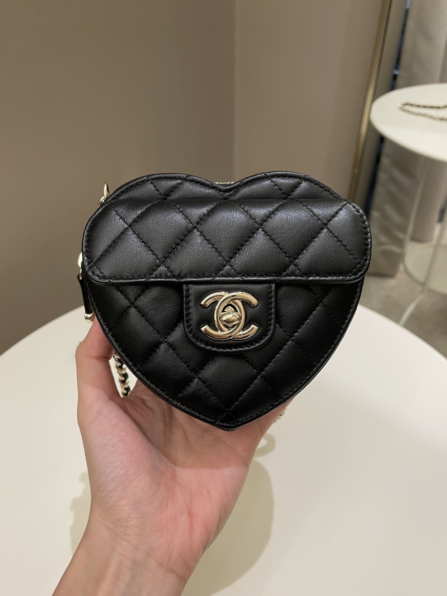 Luxury Chanel 22S Heart Bag Black Stiff Lambskin