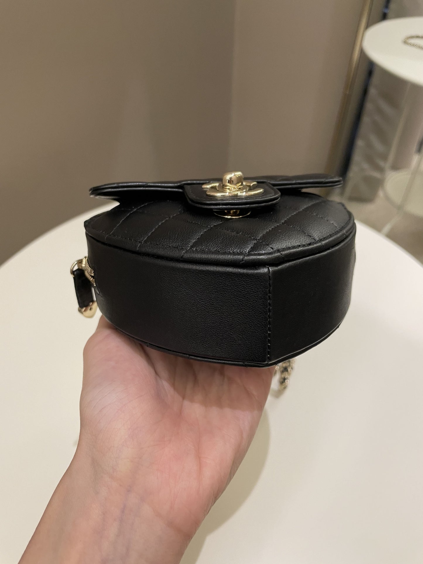 Luxury Chanel 22S Heart Bag Black Stiff Lambskin