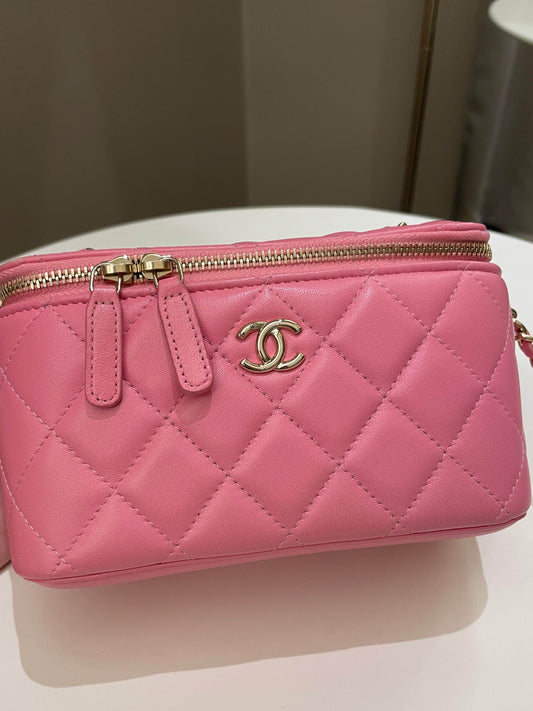 Luxury Chanel Trendy CC Vanity Case Pink Pink Lambskin