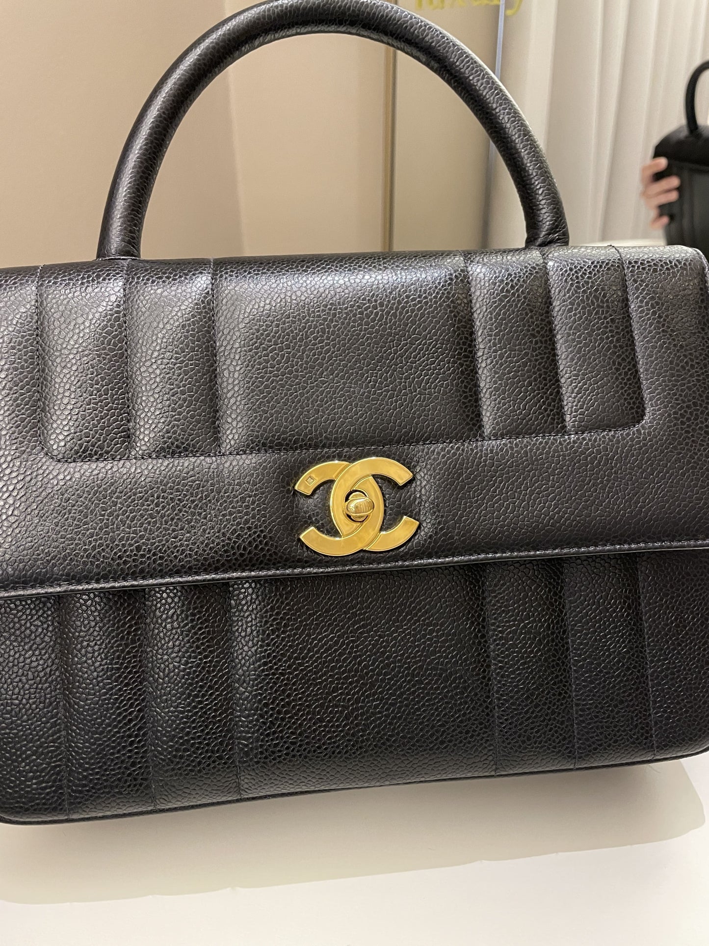 Luxury Chanel Vertical Quilted Top Handle  Black Caviar