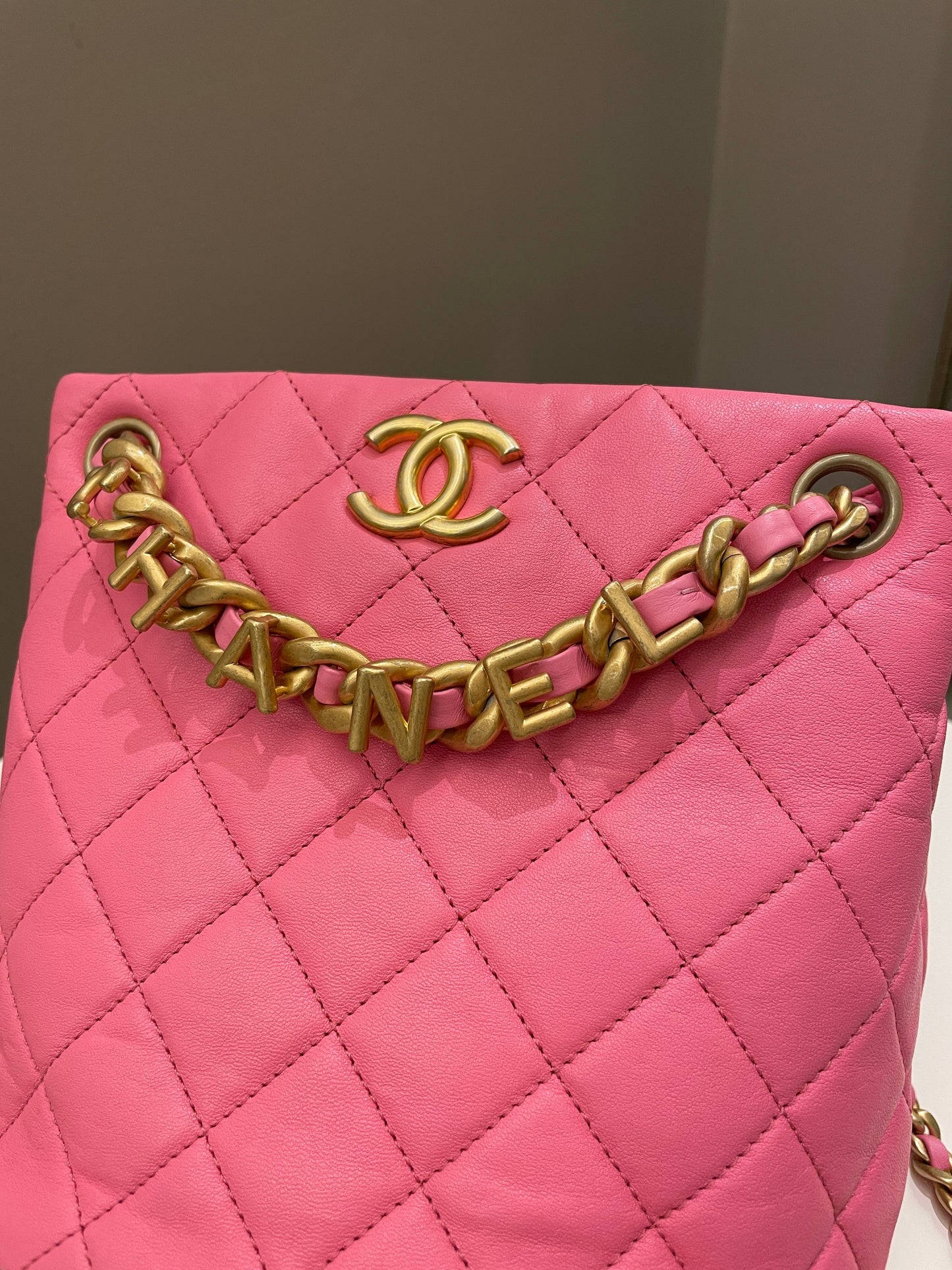 Luxury Chanel 23P Drawstring Bucket Bag Pink Stiff Lambskin