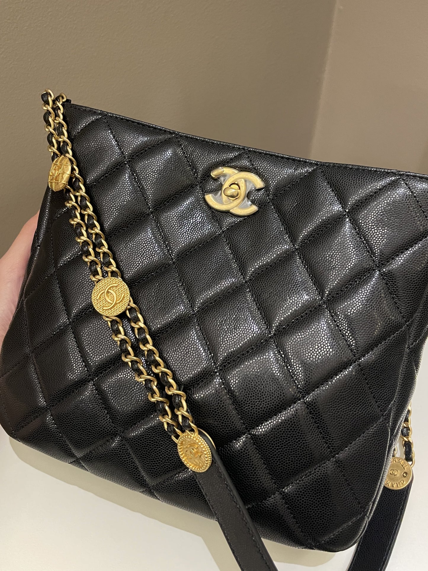 Luxury Chanel 22A Twist Your Button Hobo Bag Black Caviar