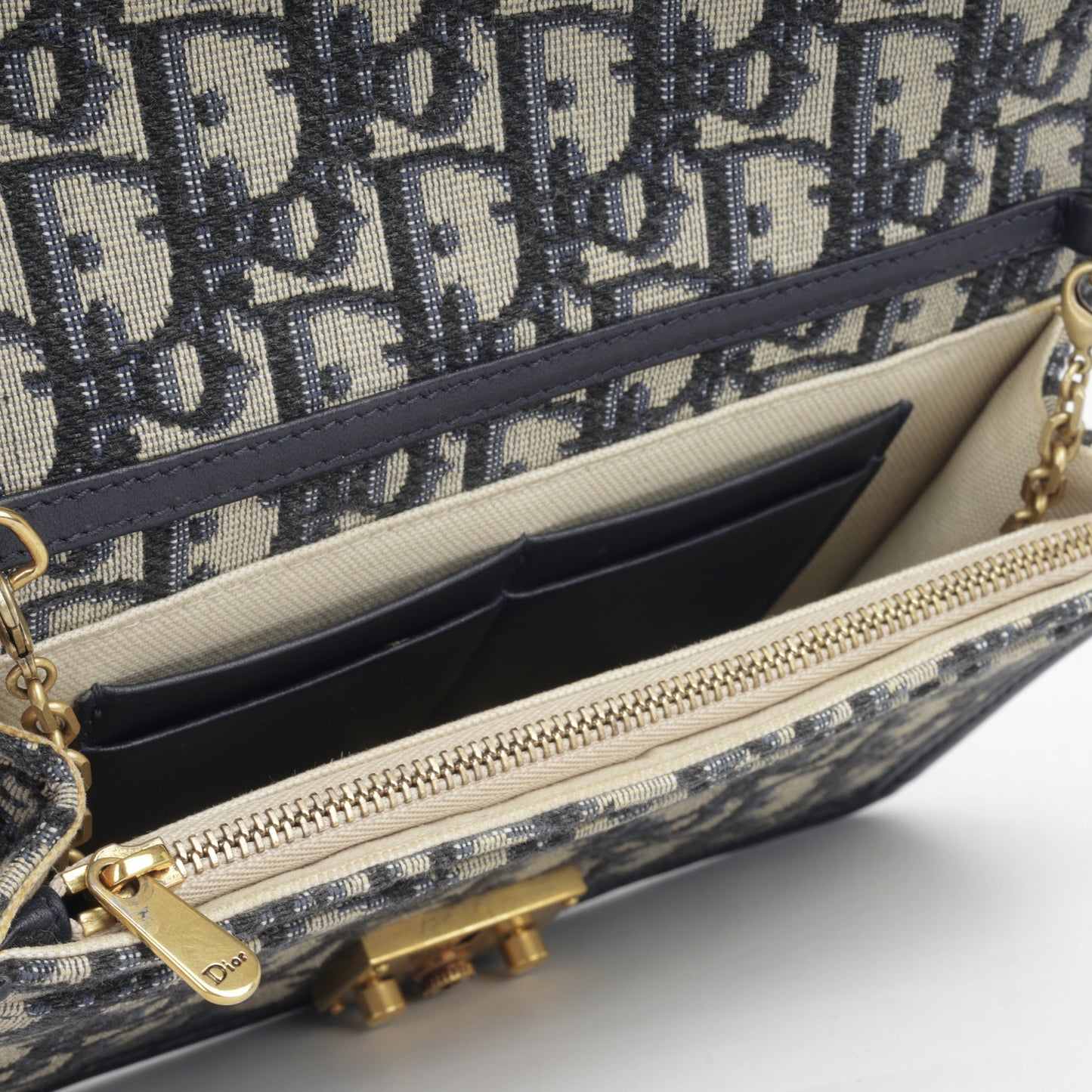 Luxury Dior Luxury Dioraddict Wallet on Chain