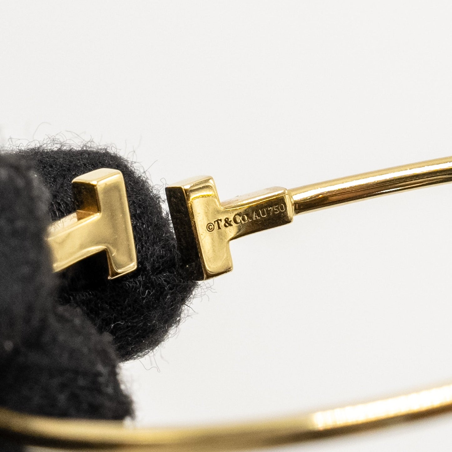 Tiffany Size M Tiffany T Narrows Wire Bracelet Yellow Gold