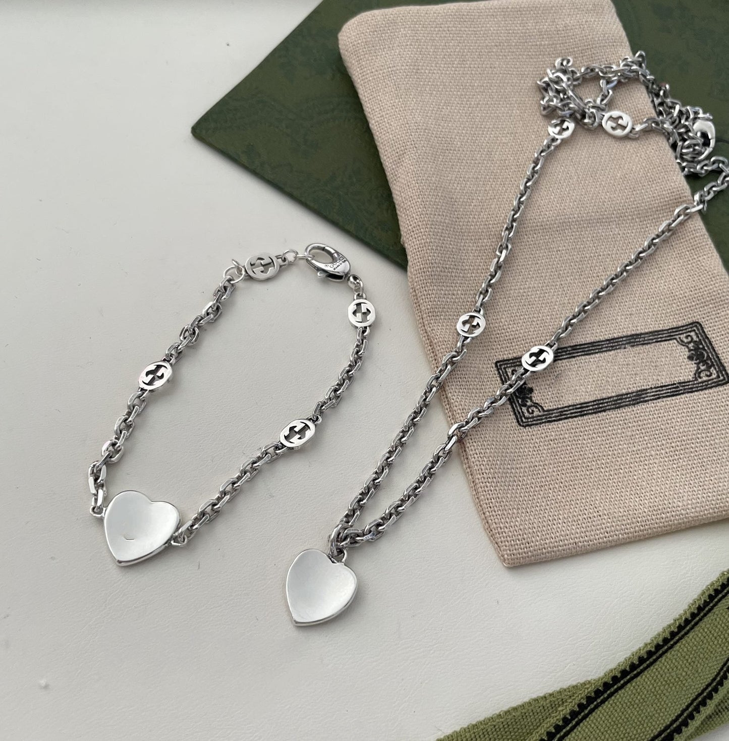 Luxury Gucci GG HEARTS STERLING SILVER BLUE ENAMEL PENDANT NECKLACE