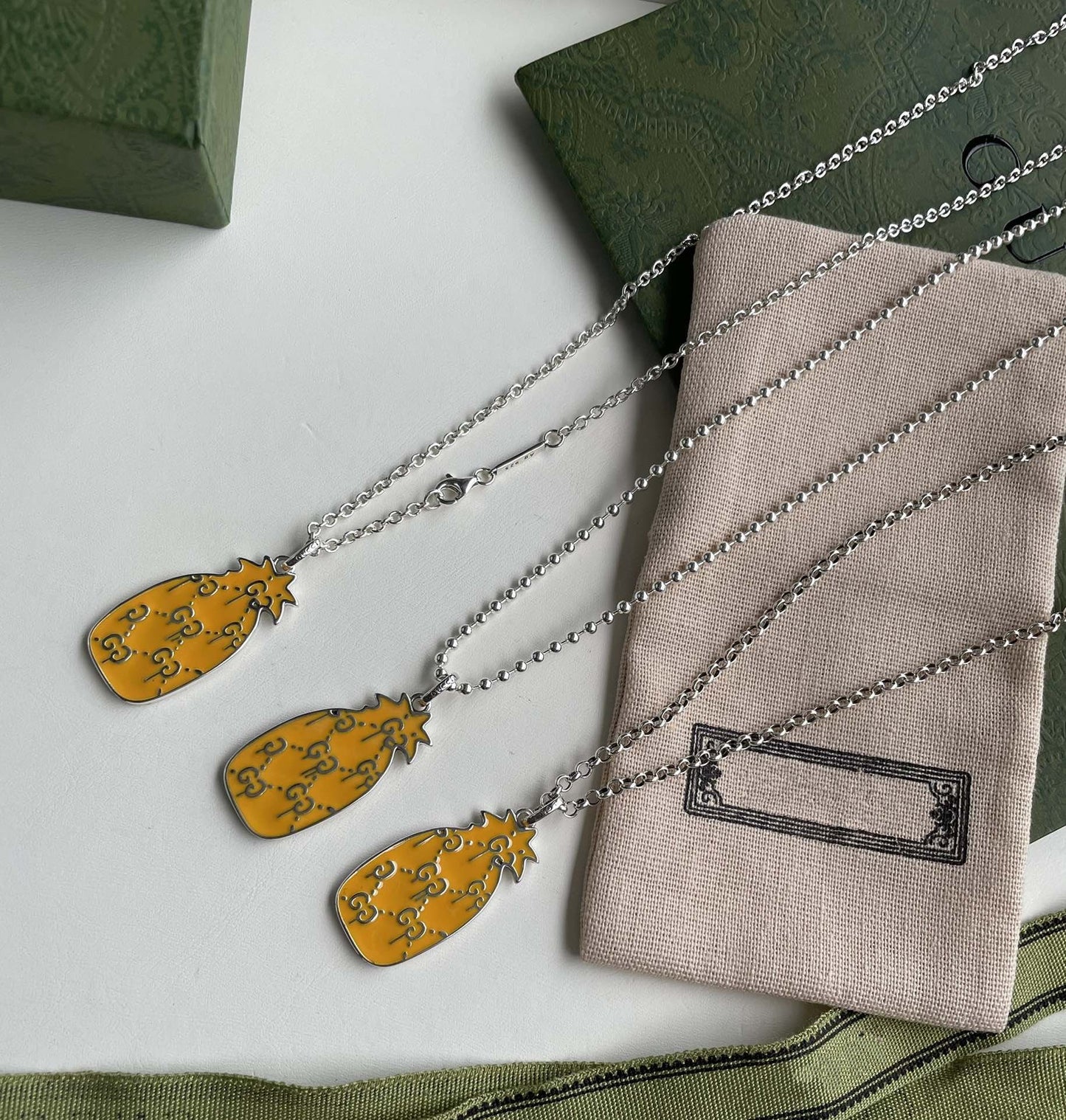 Luxury Gucci GG NECKLACE PENDANT PINEAPPLE PATTERN