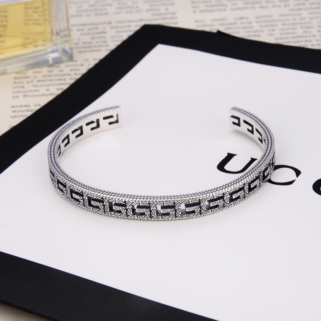 Luxury Gucci SQUARE G SILVER BRACELET