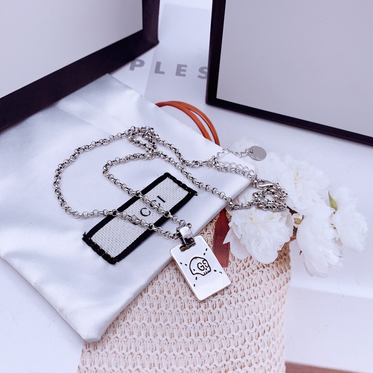 Luxury Gucci GG GHOST STERLING SILVER SKULL NECKLACE