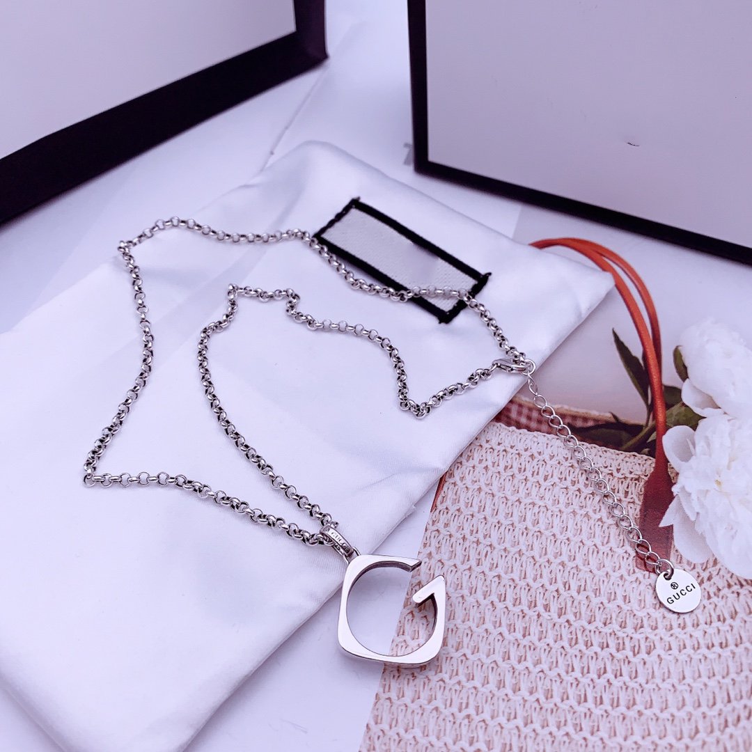 Luxury Gucci GG PENDANT NECKLACE LOGO ENGRAVED G CHARM TOP PLATE SILVER