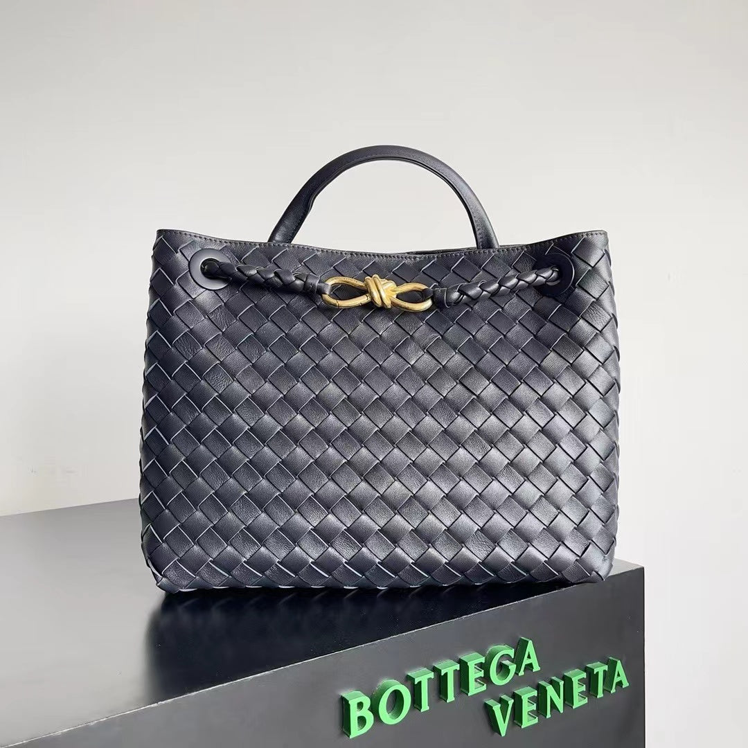 Luxury Bottega Veneta BV MEDIUM ANDIAMO 32CM BLACK LAMBSKIN
