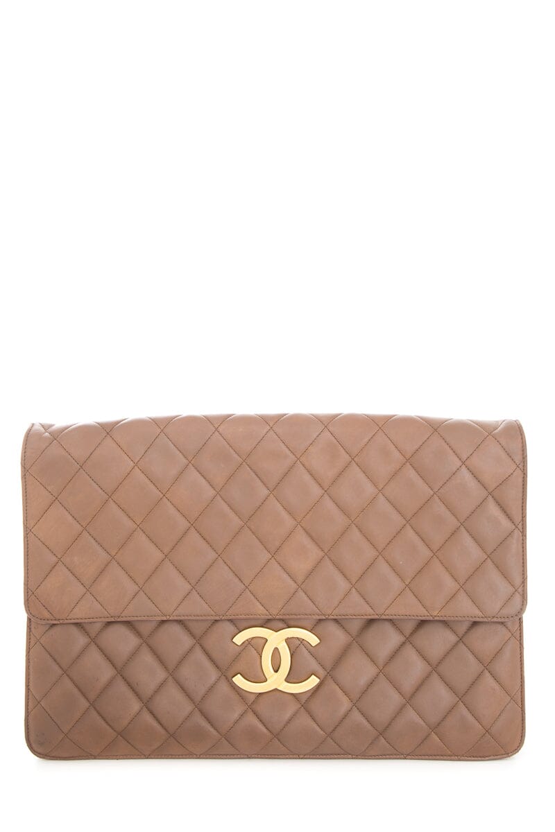 Luxury Chanel 1989-1991 Beige Quilted Clutch on Chain With Gold Hardware