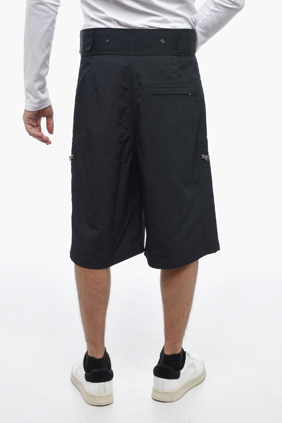 Luxury Bottega Veneta Nylon Cargo Shorts with Hidden Fastening