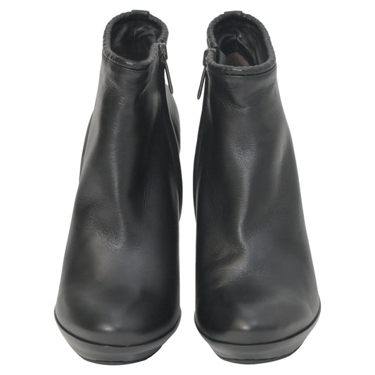 Luxury Bottega Veneta Ankle Boots in Black Leather