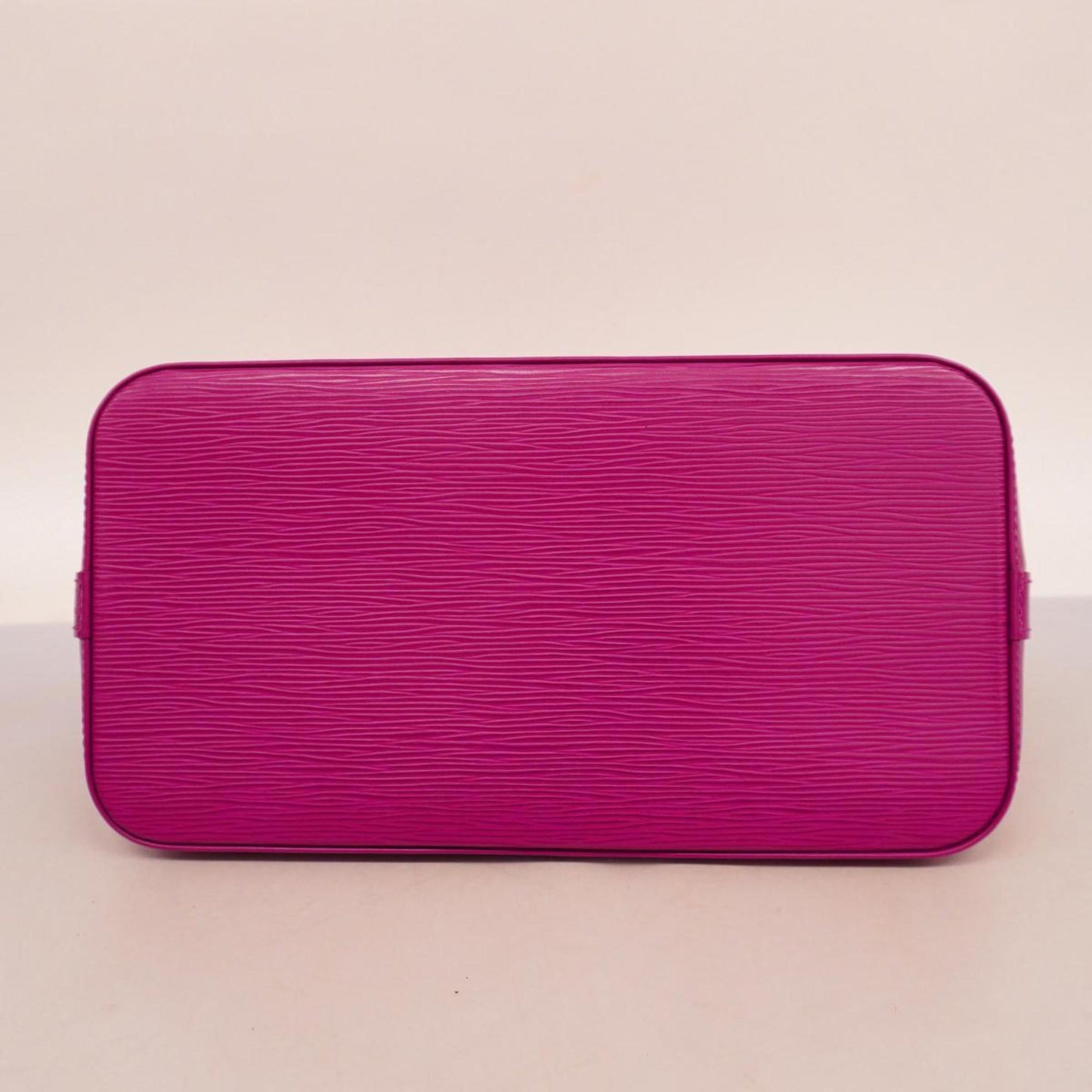 Louis Vuitton Alma  Leather Handbag ()
