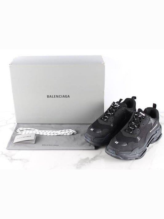 Luxury Balenciaga Triple S Black 42 Domestic 270