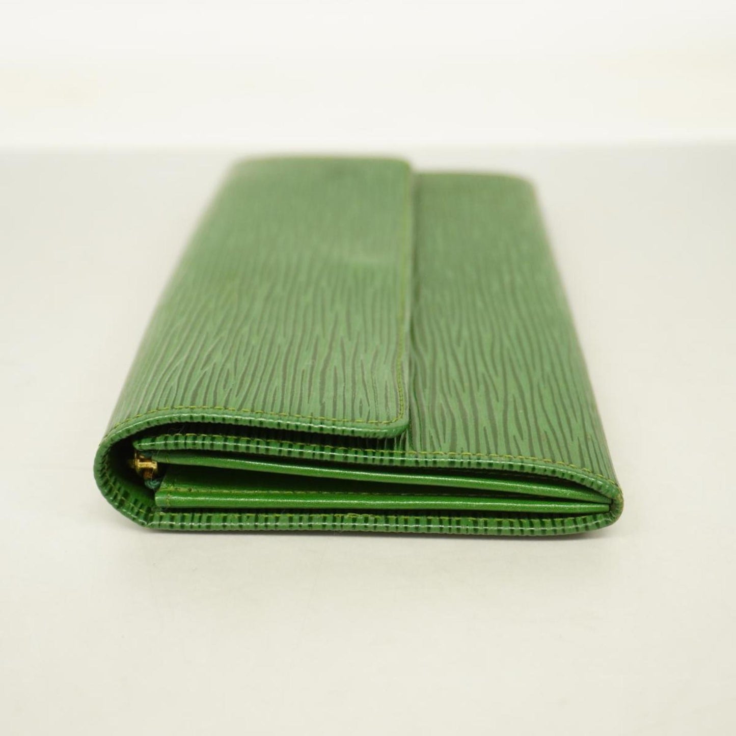 Louis Vuitton International  Leather Wallet  ()