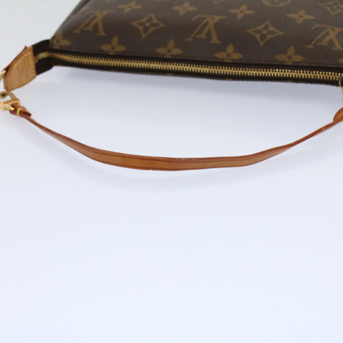 Louis Vuitton Pochette Accessoire  Canvas Clutch Bag ()