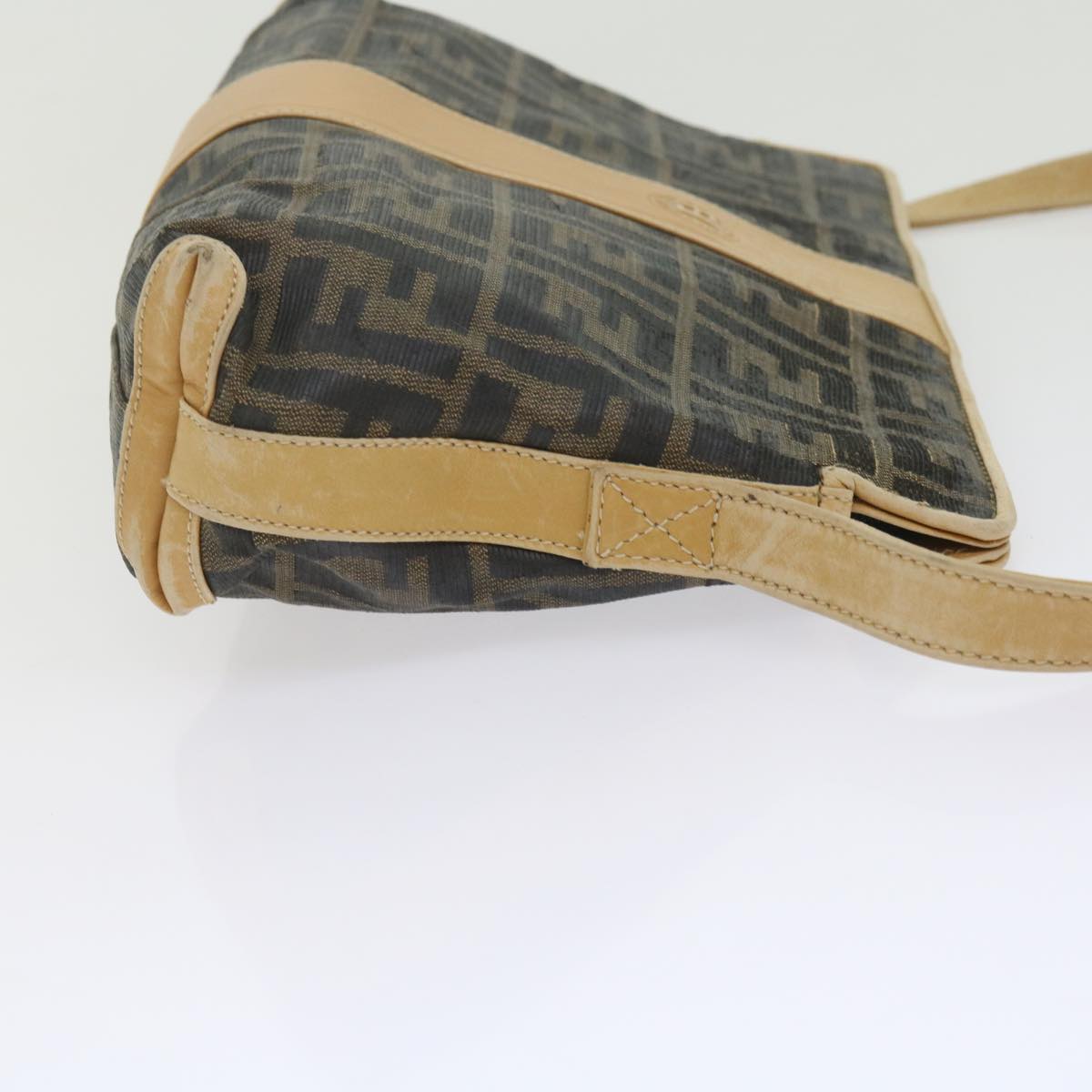 Luxury FendiZucca Canvas Shoulder Bag Black Brownam5406