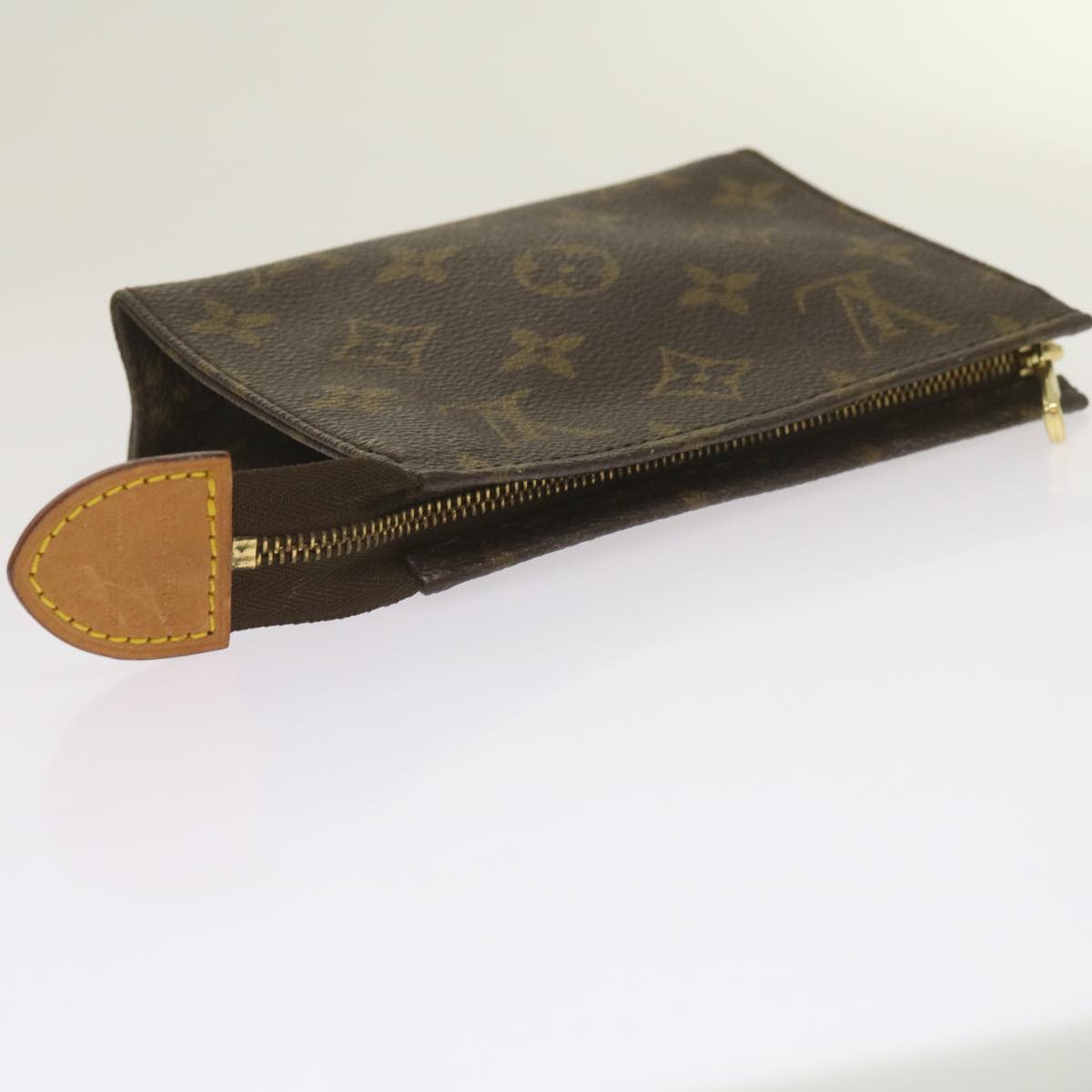 LOUIS VUITTON Monogram Poche Toilette 15 Pouch M47546 LV am5877