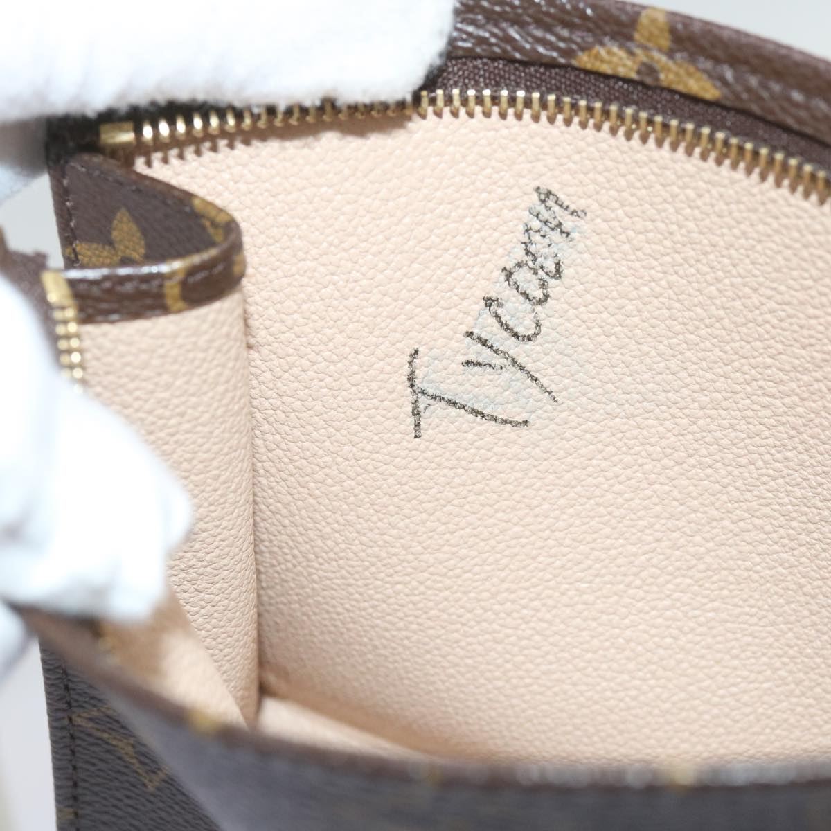 LOUIS VUITTON Monogram Poche Toilette 19 Pouch M47544 LV am5893