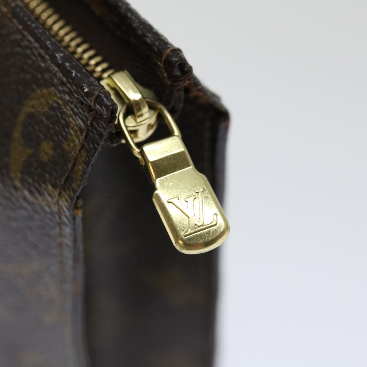 LOUIS VUITTON Monogram Poche Toilette 26 Pouch M47542 LV am6042