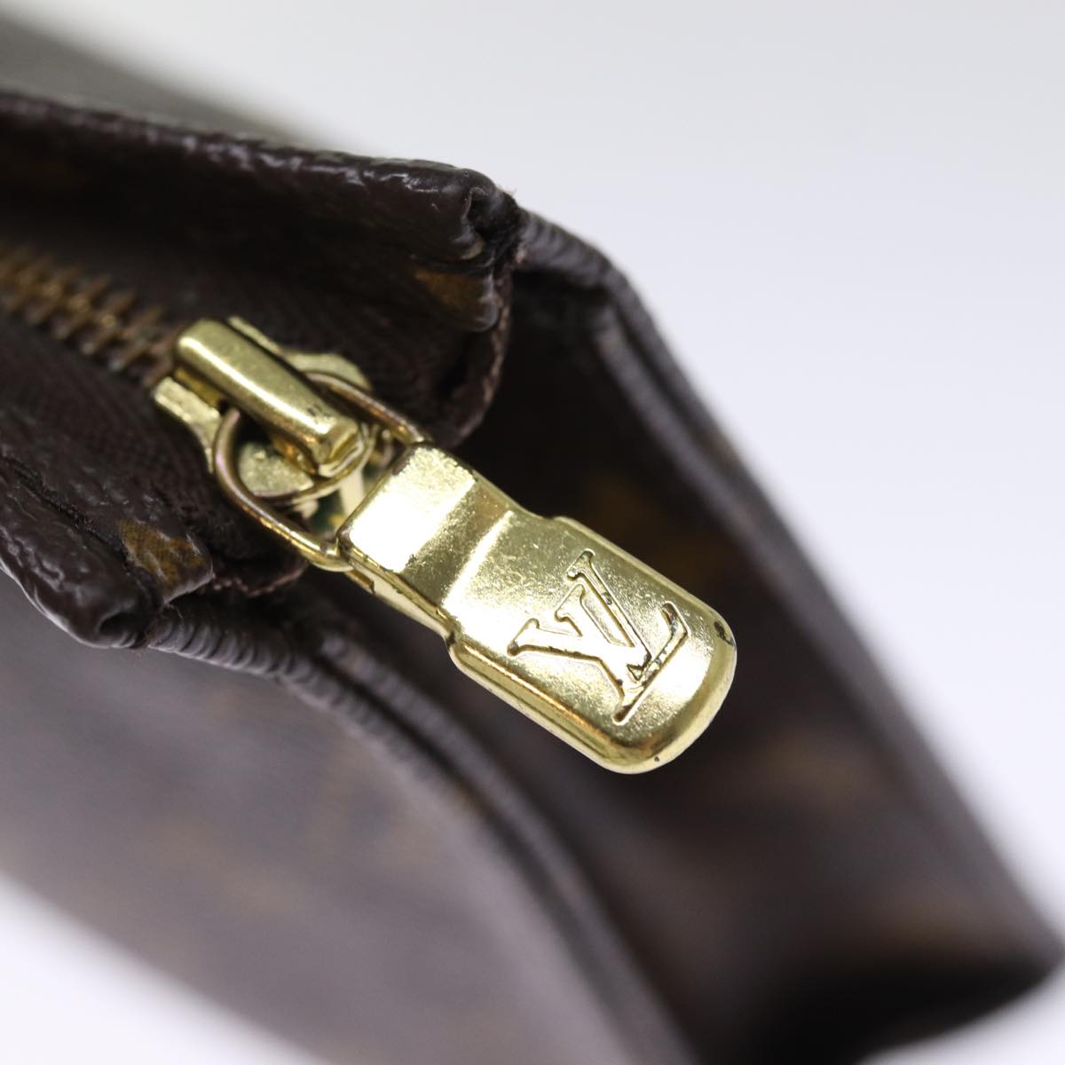 LOUIS VUITTON Monogram Poche Toilette 19 Pouch M47544 LV am6269
