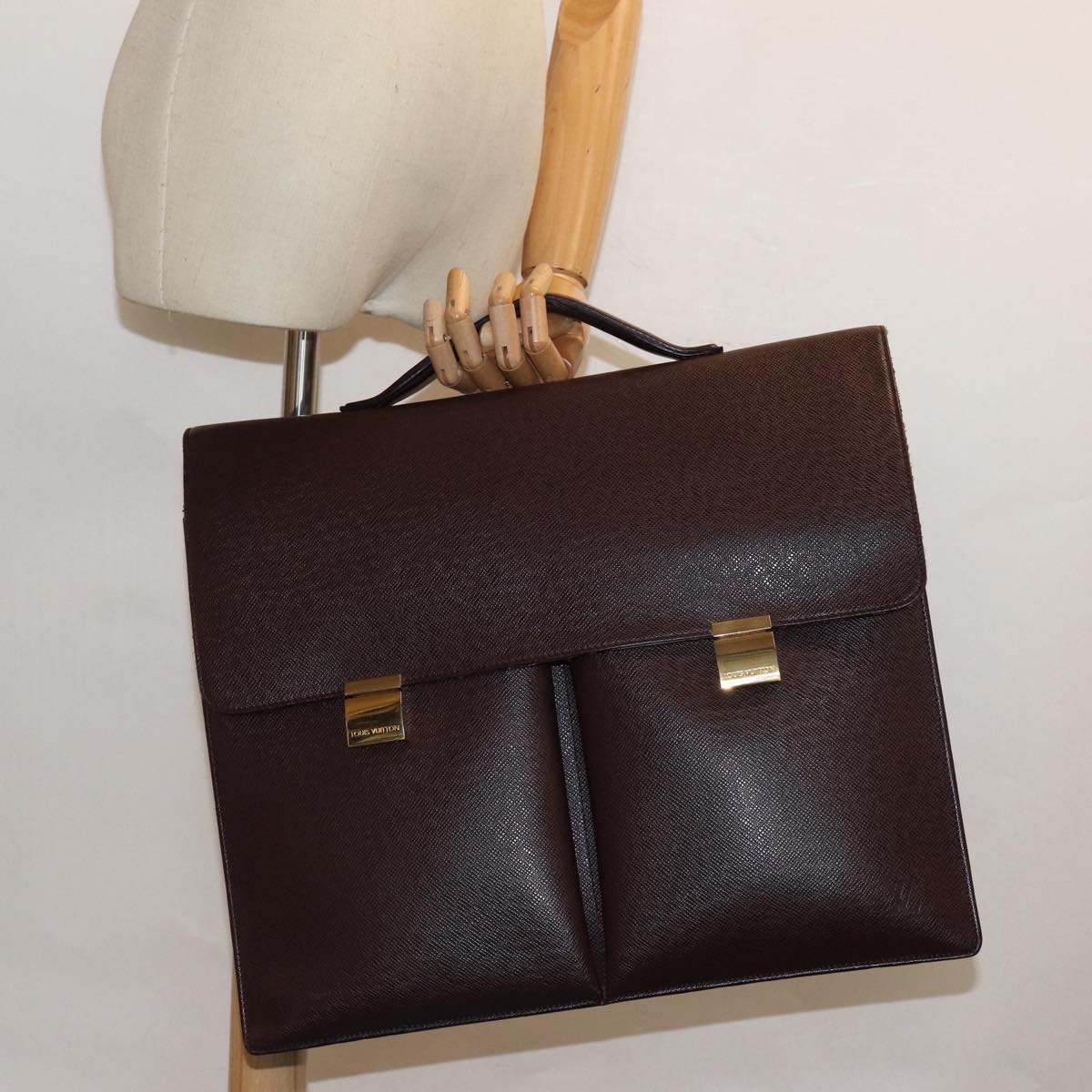 LOUIS VUITTON Taiga Serviette Tobol Business Bag Acajou LV am6599