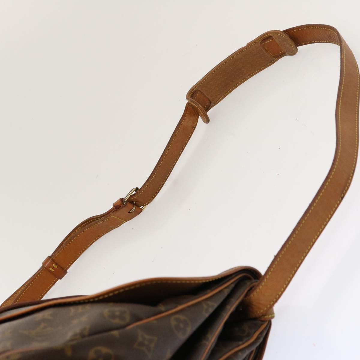 LOUIS VUITTON Monogram Saumur 35 Shoulder Bag M42254 LV ar11486