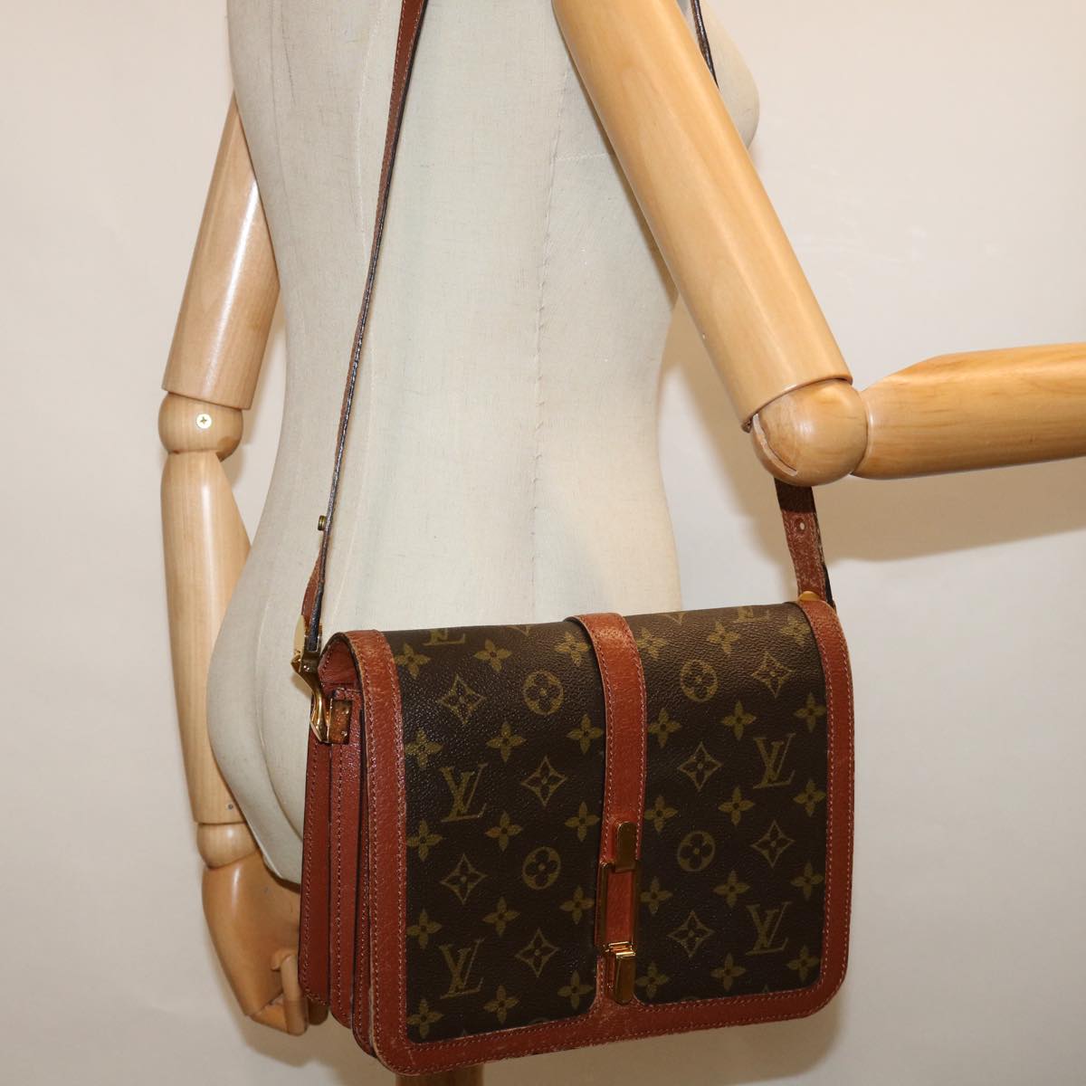 LOUIS VUITTON Monogram Ronpoan Shoulder Bag No.232 LV ar11630B