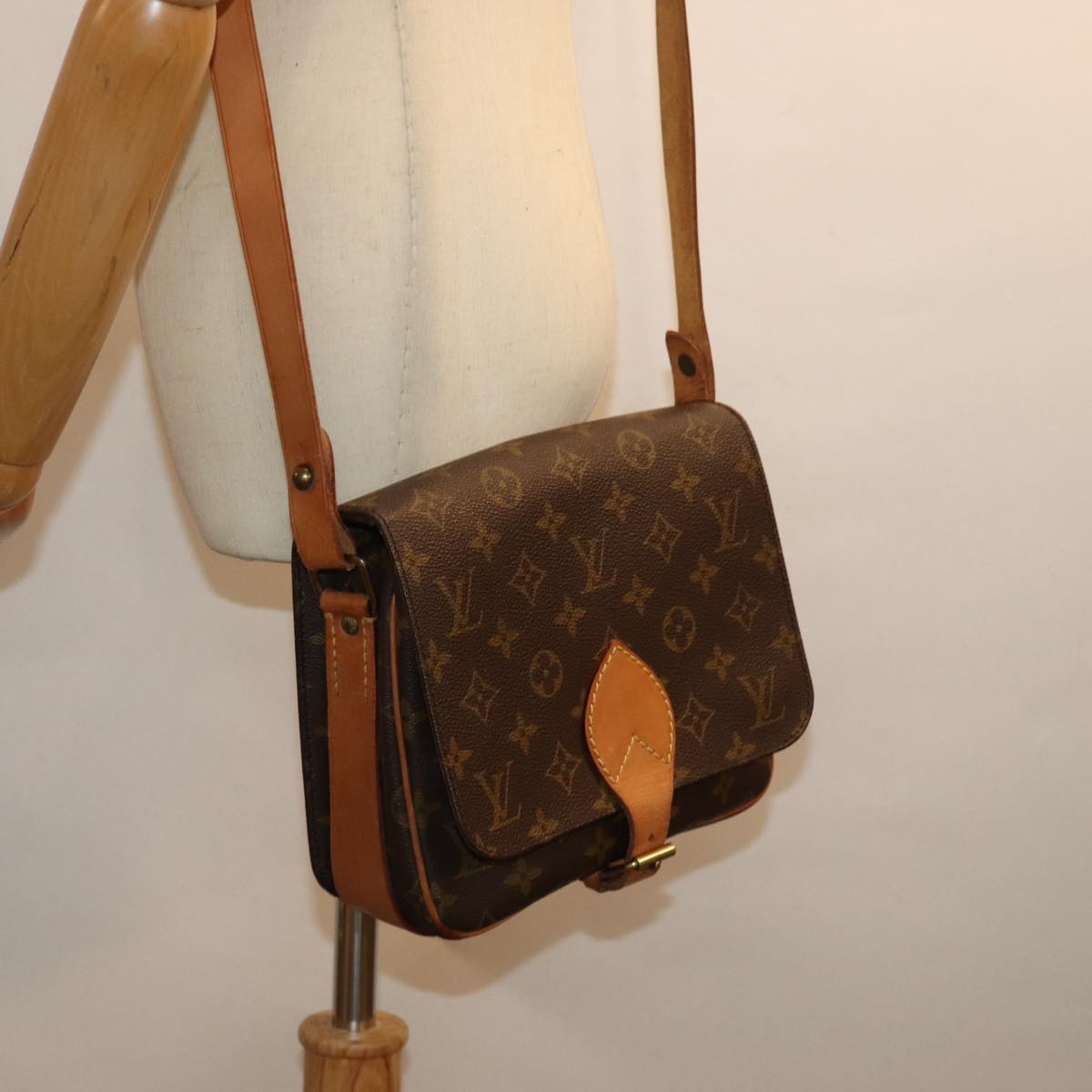 LOUIS VUITTON Monogram Cartouchiere MM Shoulder Bag M51253 LV ar11779B