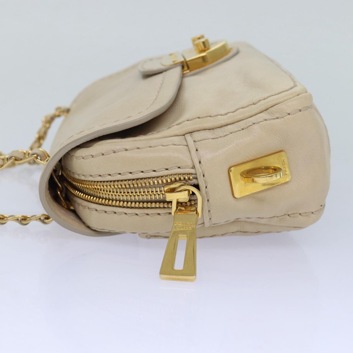 Luxury Prada Chain Shoulder Bag Leather Beige  ar12197