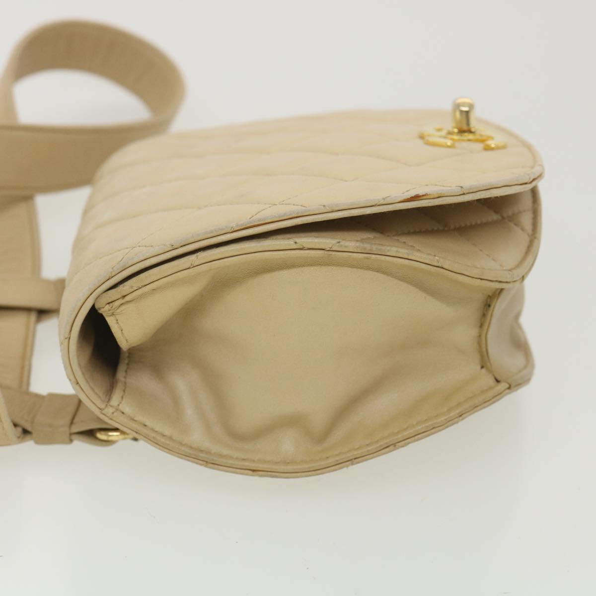 Luxury Chanel Shoulder Bag Lamb Skin Beige CC  ar9074