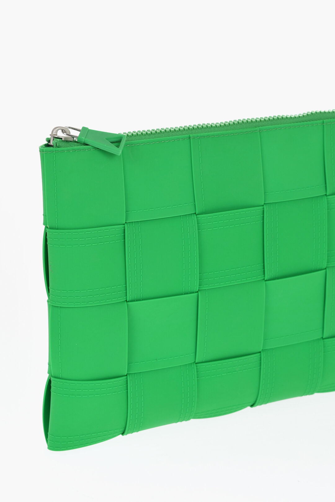 Luxury Bottega Veneta Solid Color Cassete Clutch With Braided Motif