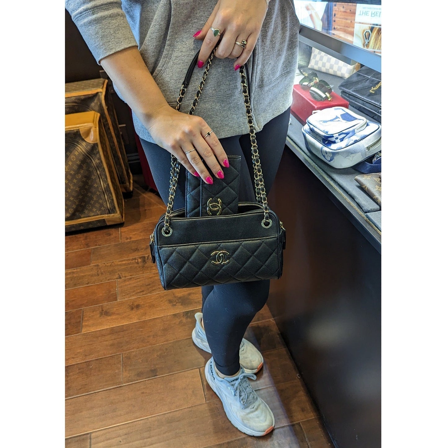 Luxury Chanel bag Black Caviar Quilted Small In & Out Camera Case