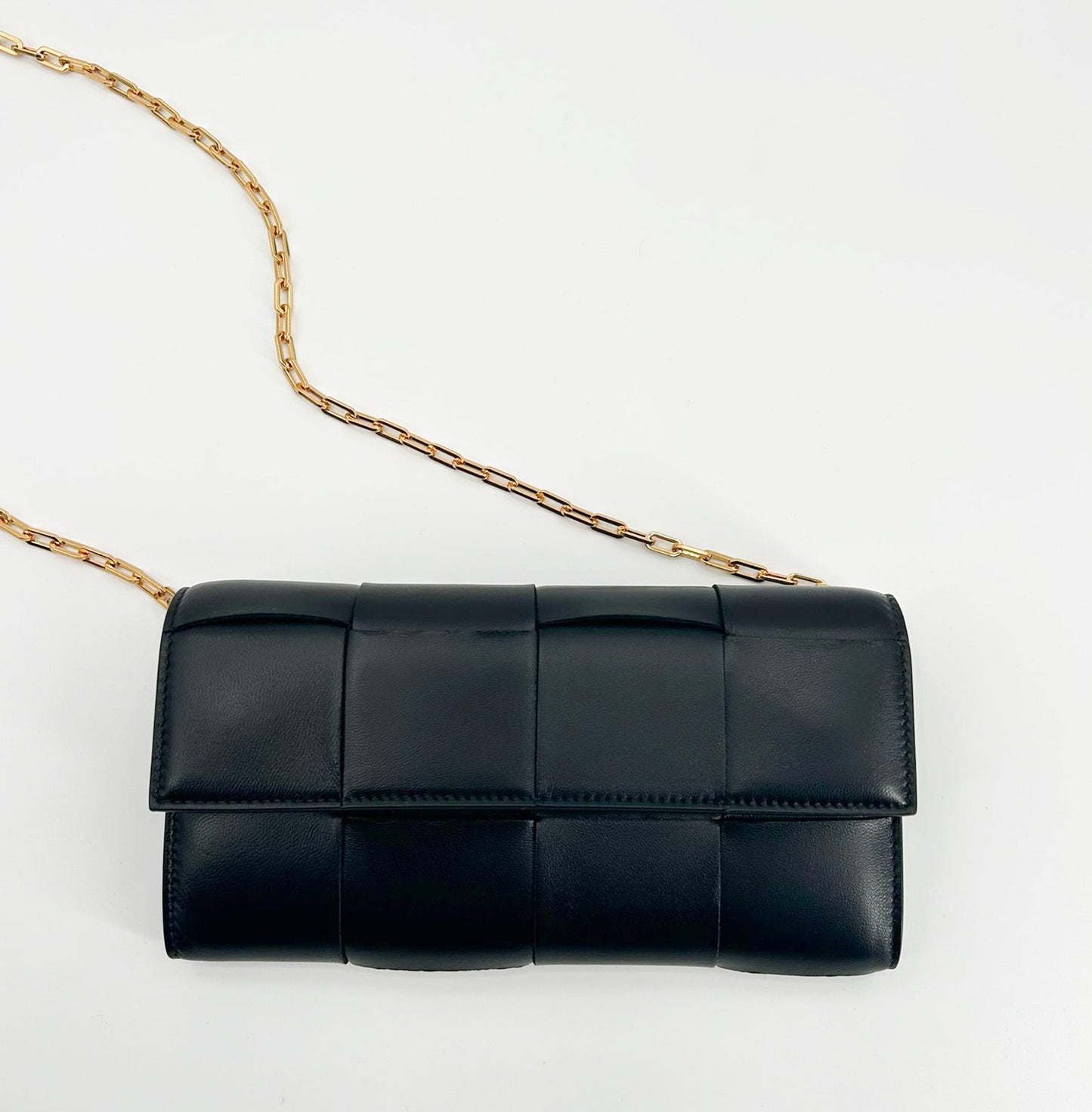 Luxury Bottega Veneta Cassette Leather Chain Wallet - Black