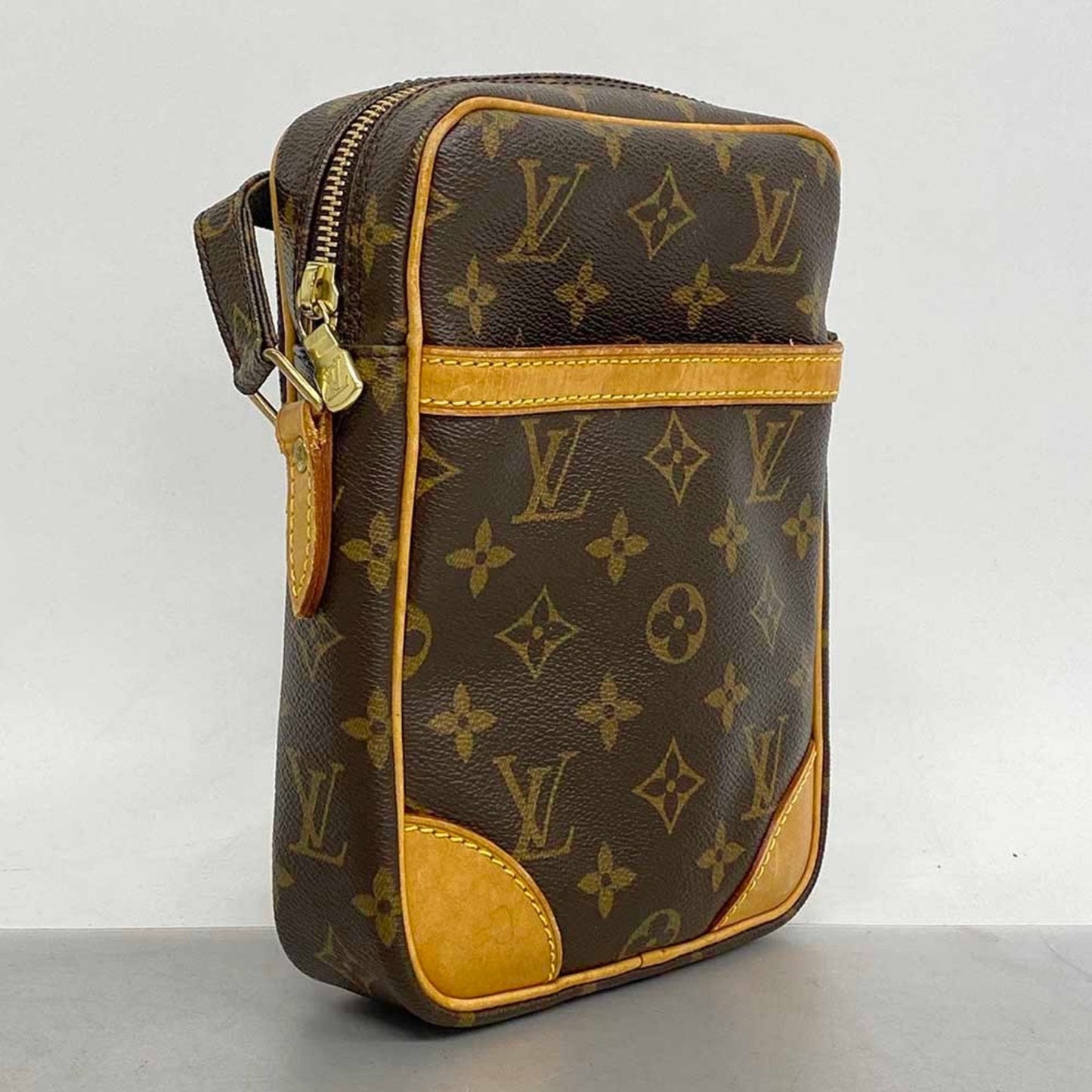 Louis Vuitton Amazon  Canvas Shoulder Bag ()