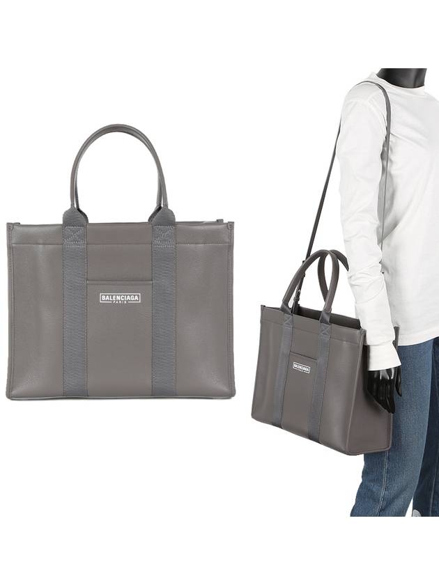 Luxury Balenciaga Hardware Medium Grain Calfskin Tote Bag Dark Grey