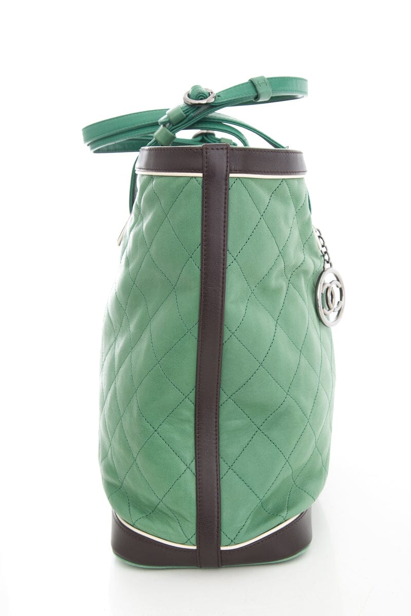 Luxury Chanel Green Quilted Country Club Leather Lambskin Tote