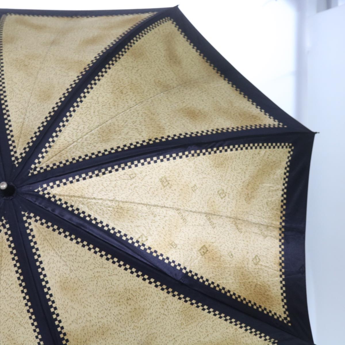 Luxury FendiZucchino Canvas folding Umbrella Nylon Gold Blackbs12295