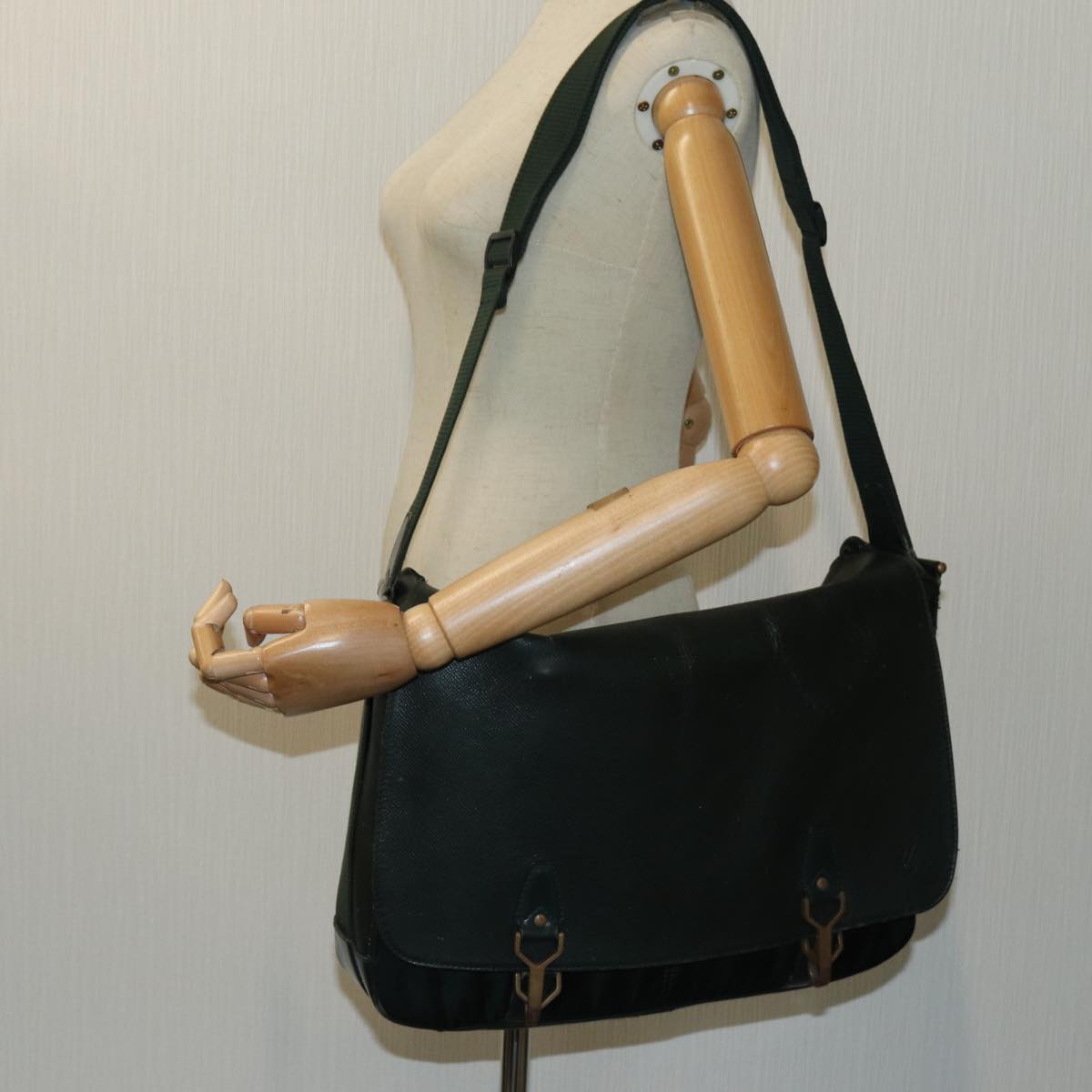 LOUIS VUITTON Taiga Leather Delsous Shoulder Bag Epicea M30164 LV bs12595