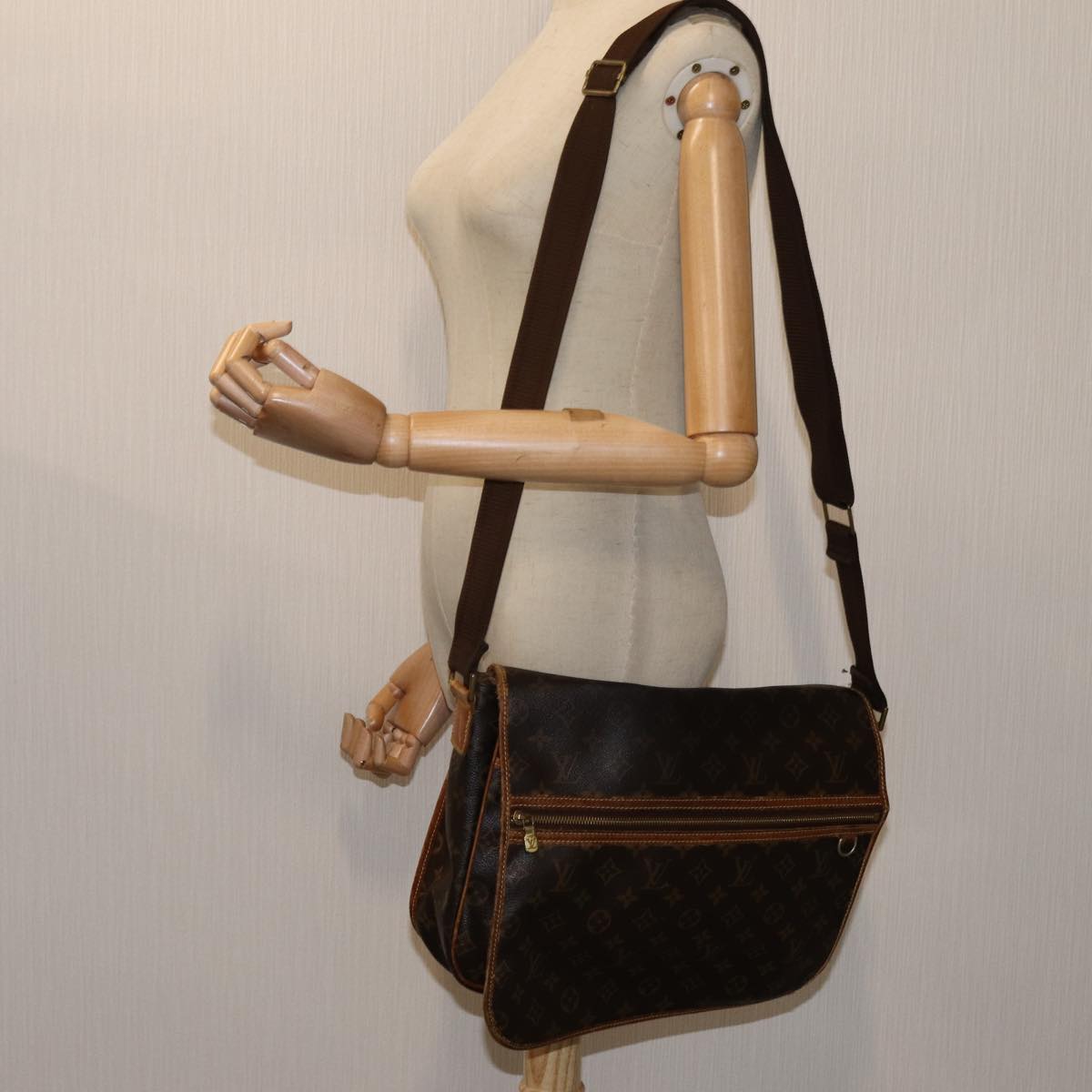 LOUIS VUITTON Monogram Messenger Bosphore GM Shoulder Bag M40105 LV bs13106