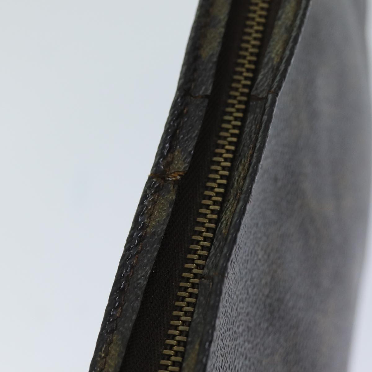 LOUIS VUITTON Monogram Poche Toilette 26 Pouch M47542 LV bs14591