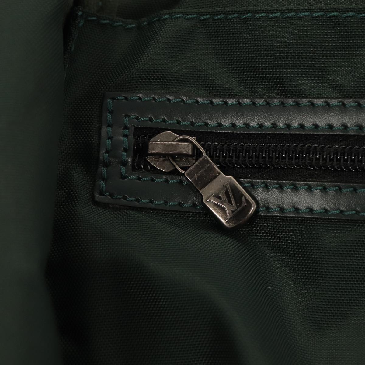 LOUIS VUITTON Taiga Portable Gibbechère Garment Cover Epicea M30694 bs15538