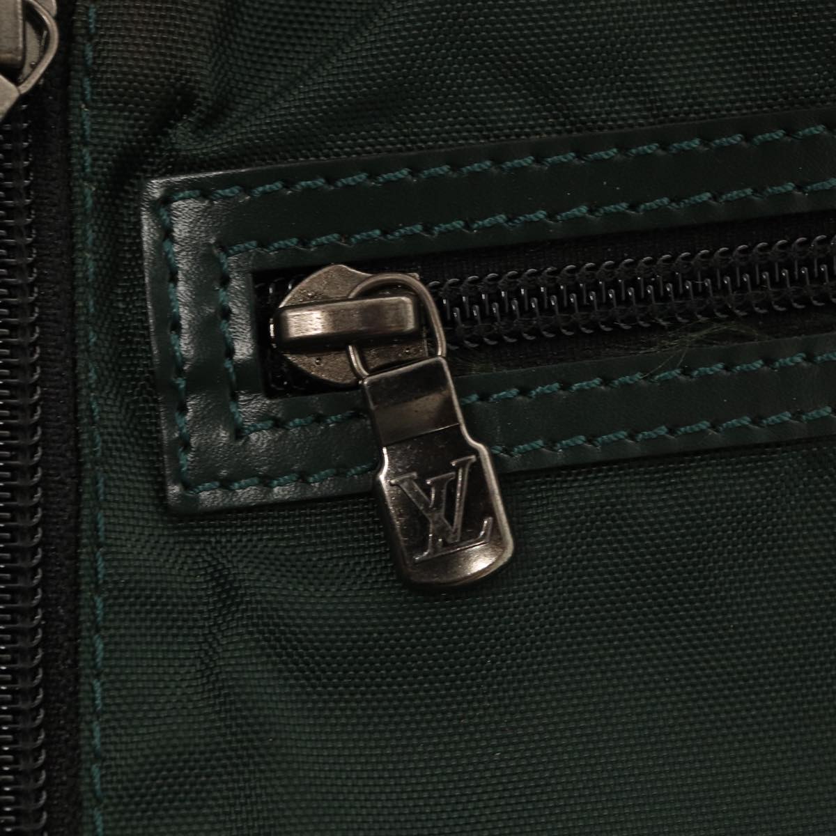 LOUIS VUITTON Taiga Portable Gibbechère Garment Cover Epicea M30694 bs15538